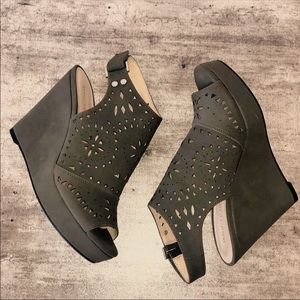 Olive Marc Fisher Suede Wedges (NWOB)